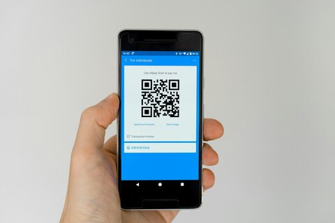 Why GS1 Digital Link is the right standard for DPPs